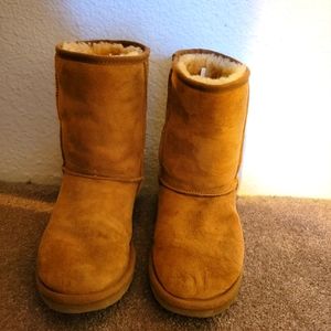 Minnetonka Moccasin Boots